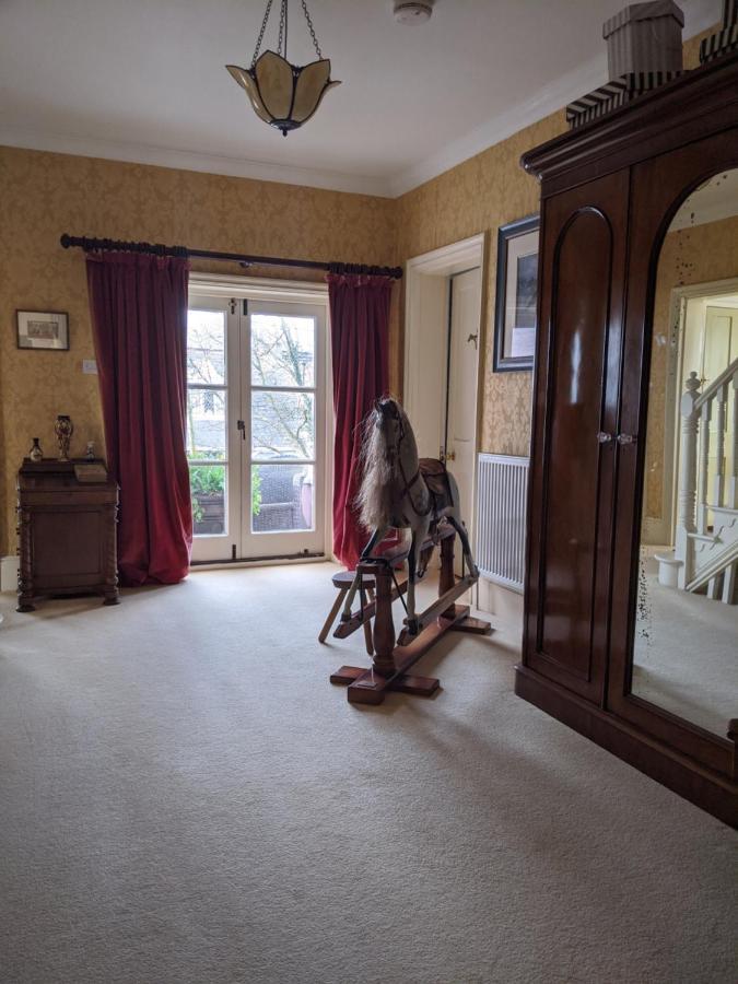St Katharine'S House Bed & Breakfast Milford Haven Bagian luar foto