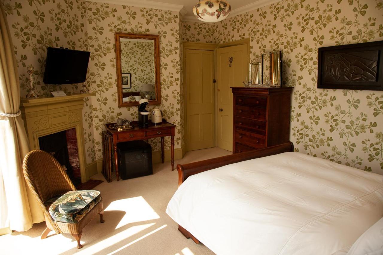 St Katharine'S House Bed & Breakfast Milford Haven Bagian luar foto